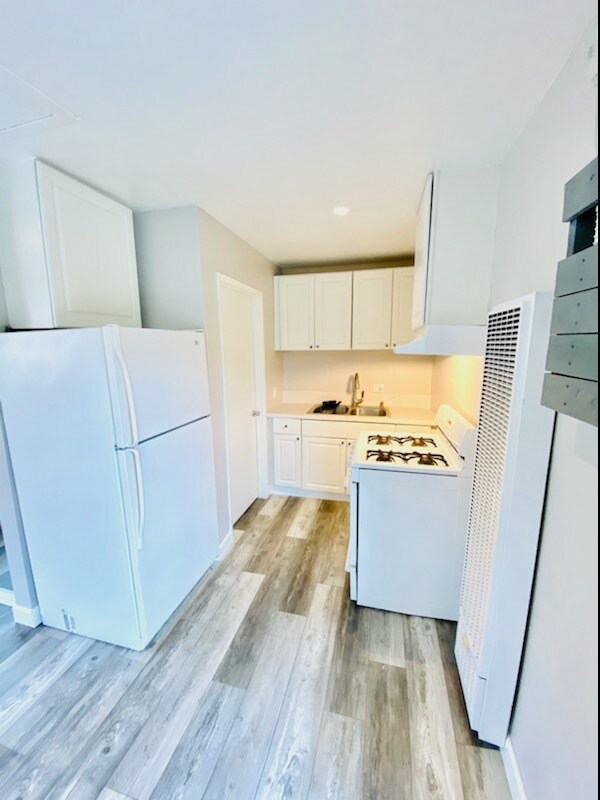 Building Photo - 407 W Granada Ct