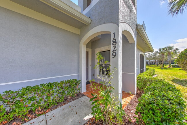 Building Photo - 1829 Sandhill Crane Dr