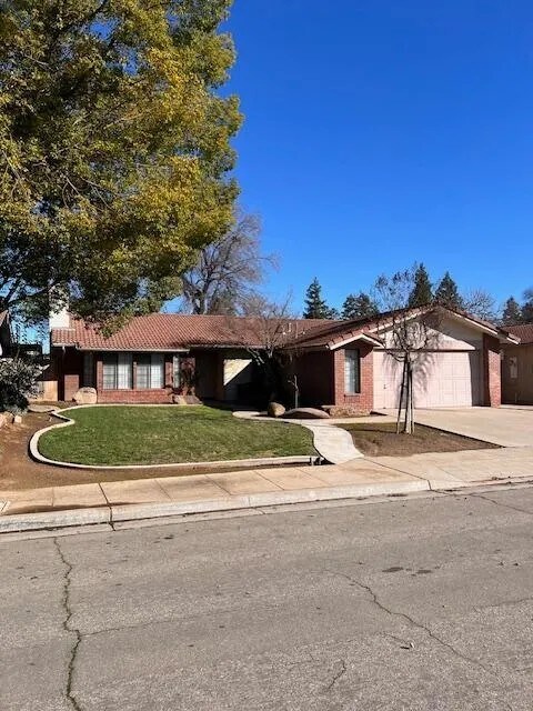 Foto principal - 4150 W Menlo Ave