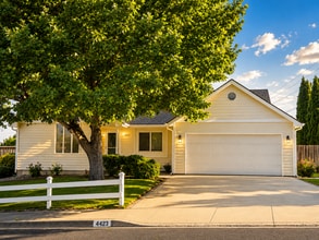 Building Photo - 4423 S Sharron Ct