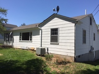 Building Photo - Radford, 2 BR / 1 BA, Available mid June