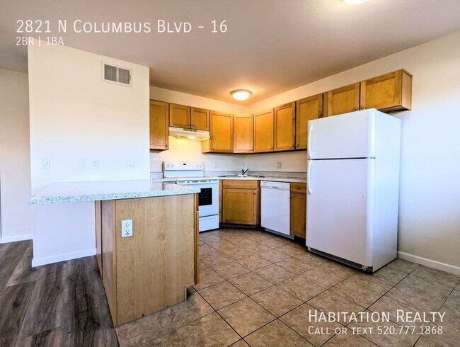 Foto del edificio - Renovated 2bd/1ba w/ Enclosed Yard and Poo...