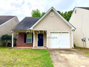 Building Photo - 233 Coral Cir