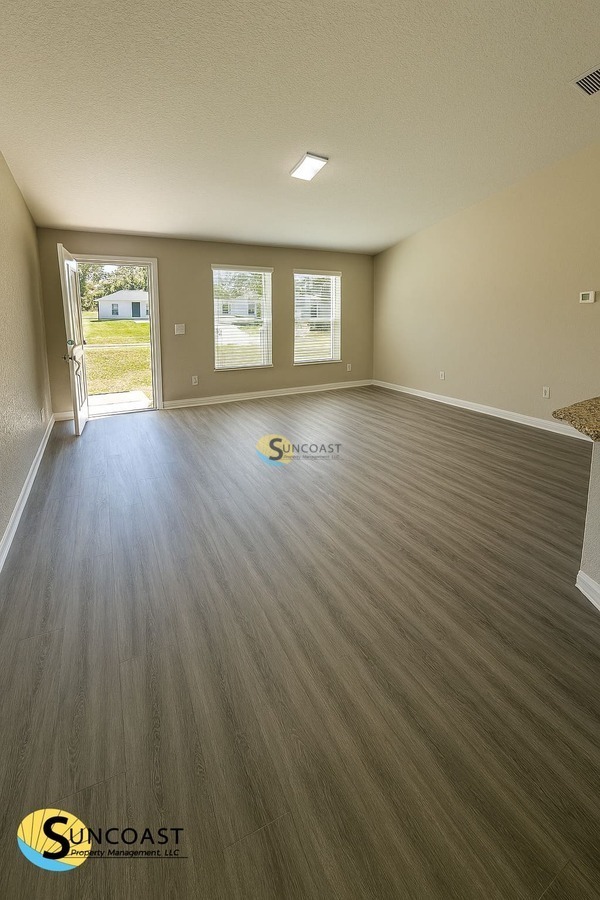 Foto del edificio - 10 Spruce Pl