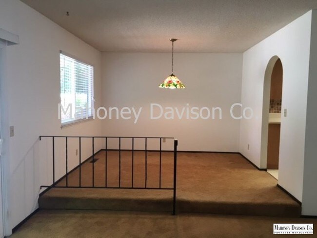 Building Photo - 6070 Donna Ct