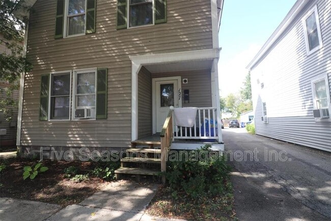 Photo - 127 N Union St House