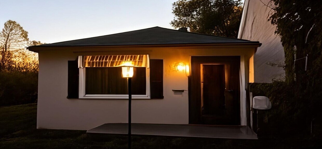 Primary Photo - Cozy 1-Bedroom Home with Yard – Section 8 ...