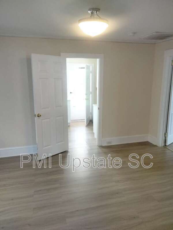 Foto del edificio - 1001 Anderson Rd