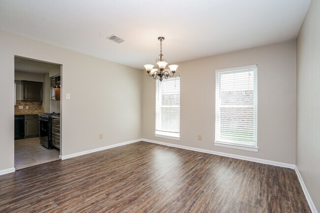 Foto del edificio - 7834 Sunny Ridge Dr