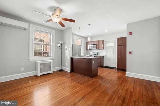 Foto del edificio - 836 W Lancaster Ave