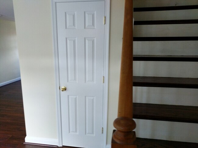 Building Photo - 1508 Langford Rd