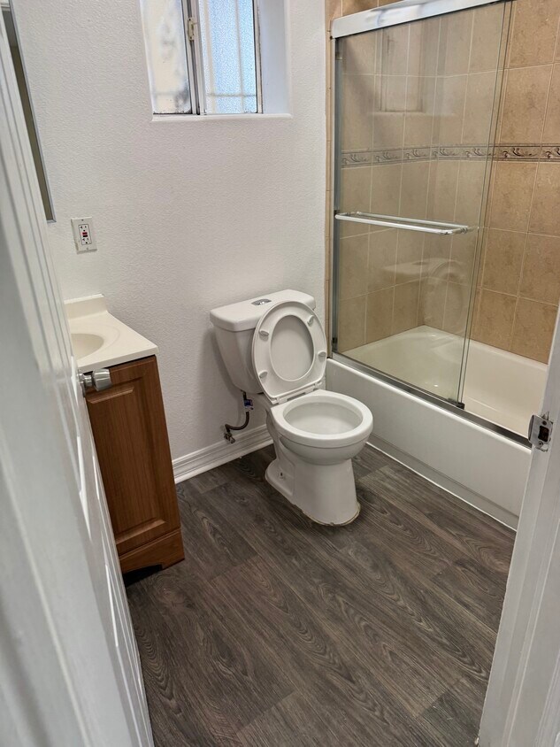 Foto del edificio - 1512 E 107th St