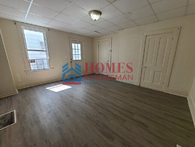 Foto del edificio - Three Bedroom | Two Bath House