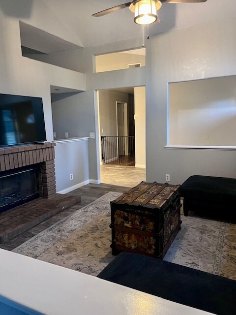 Foto del edificio - 2640 Bridle Path Dr