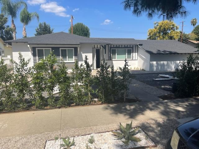 Foto principal - 22861 Saticoy St