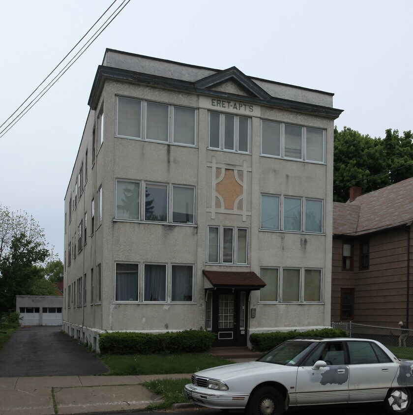 Building Photo - Eret Apartments