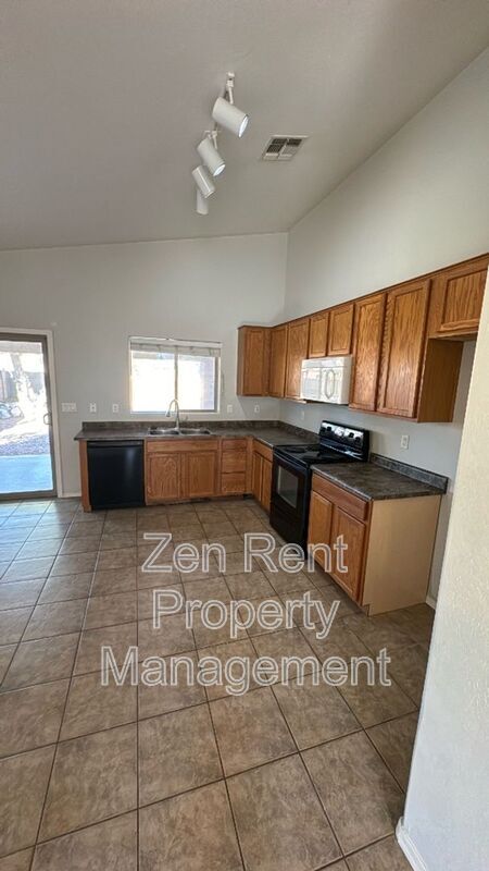 Building Photo - 33024 N Madison Way Dr