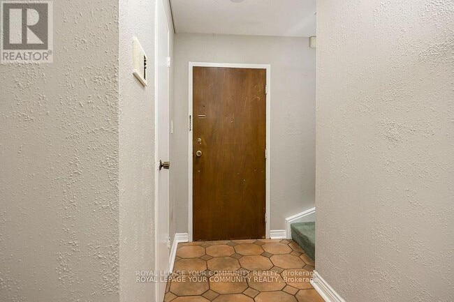 Building Photo - 25 Pebble Byway