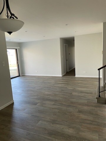 Building Photo - 932 Surrey Dr