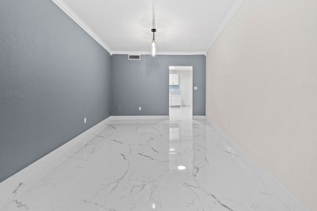 Building Photo - 1152 99th St