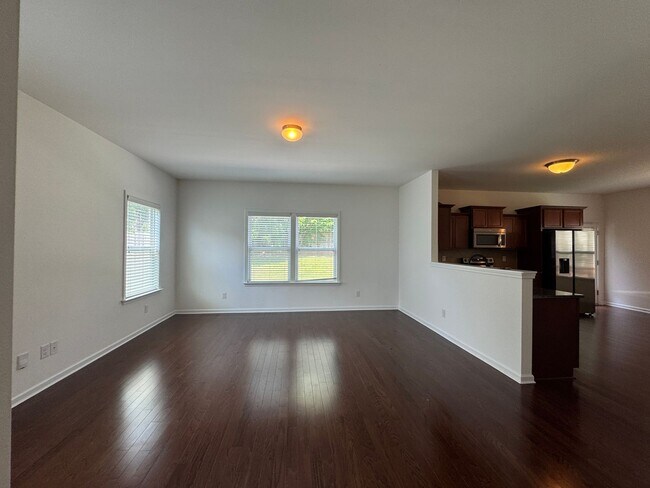 Foto del edificio - **Move-In Special of $500 off the first full months rent**
