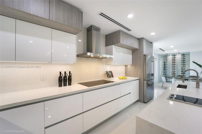 Foto del edificio - 4730 Bay Point Rd