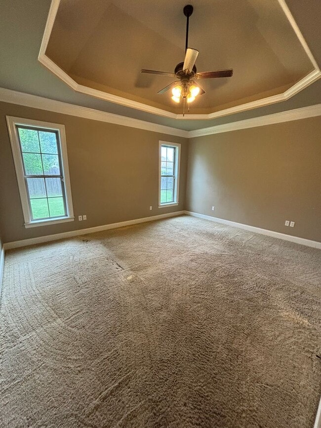 Building Photo - Large 4 Bedroom Home in Benton