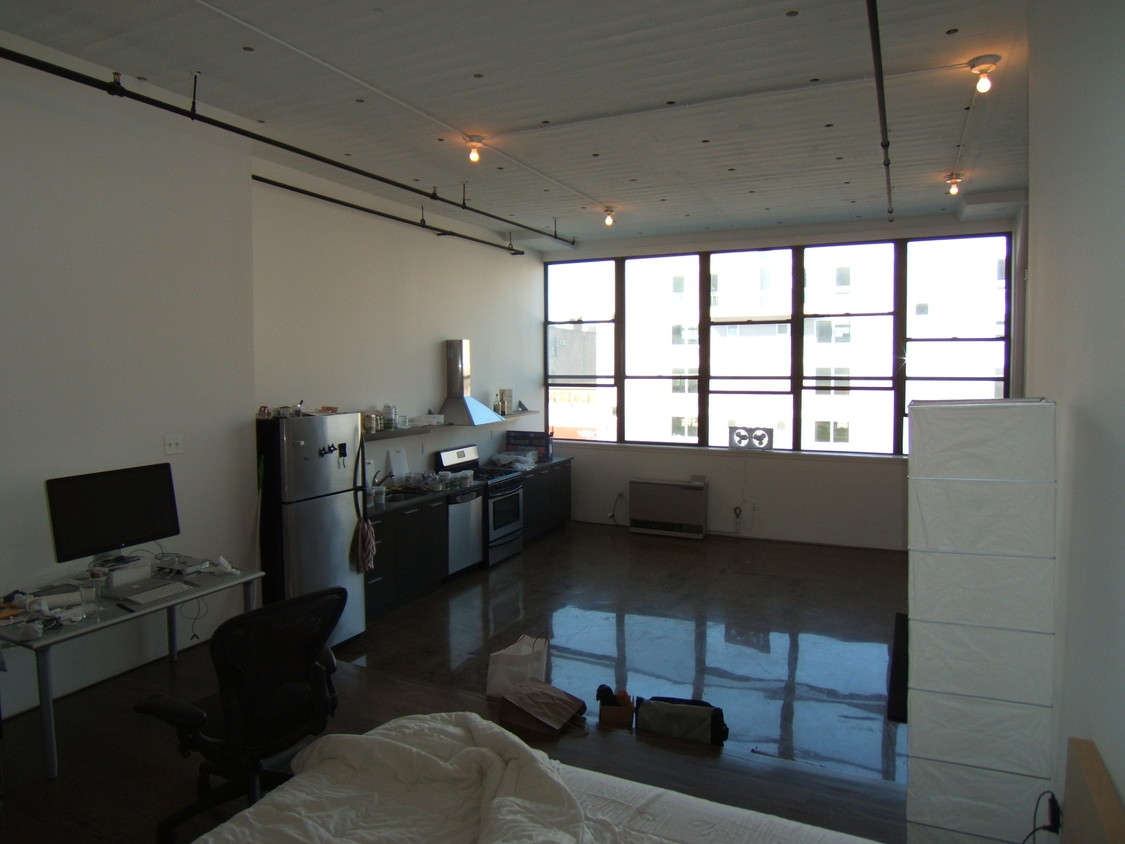Foto principal - 63 N 3rd St