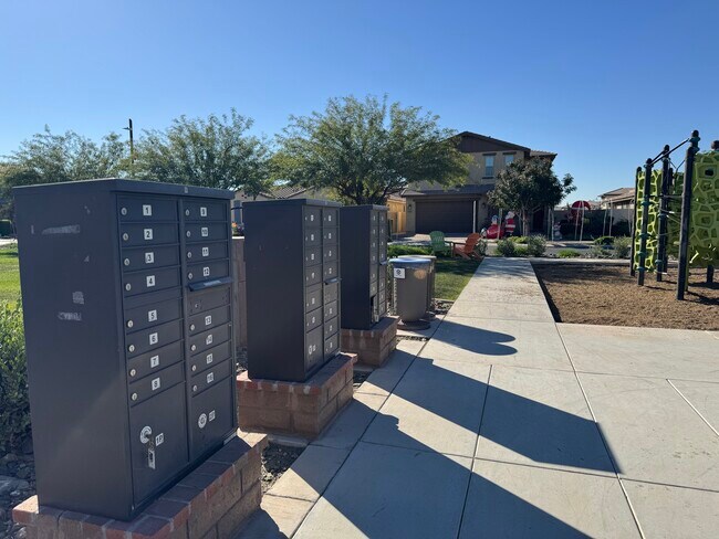 Foto del edificio - 9431 E Static Ave