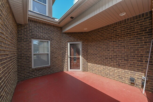 Foto del edificio - 100 Placid Grove Ln