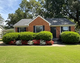 Building Photo - 1234 Robin Hood Ln