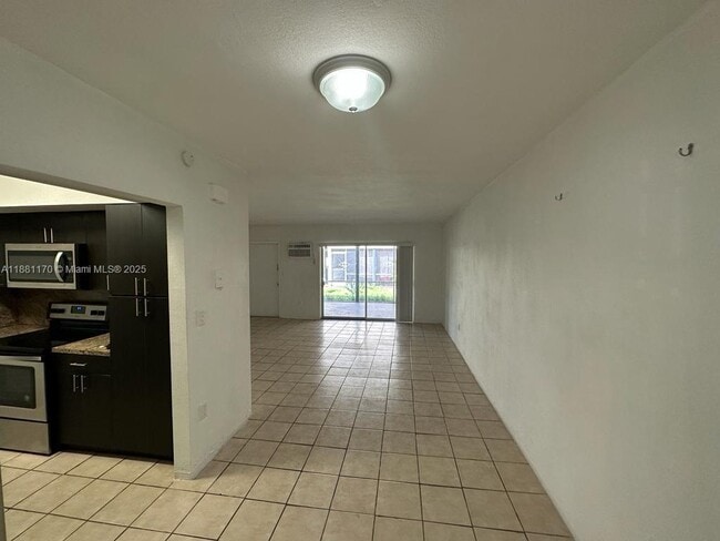 Foto del edificio - 11945 NE 19th Dr