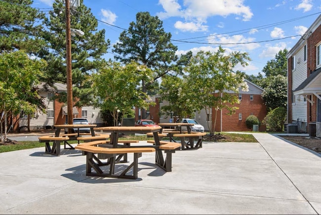 Outdoor seating area - Forest Hill