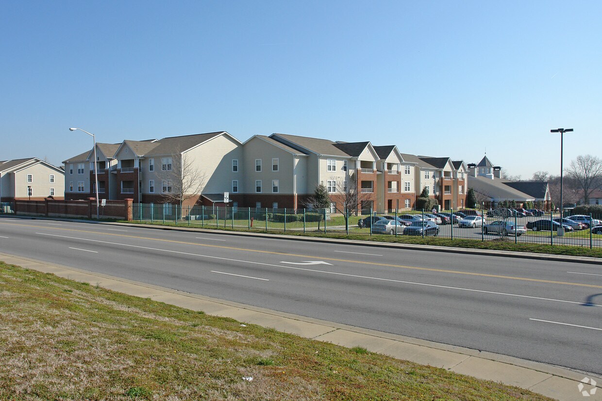 Foto del edificio - Ford Residential Complex