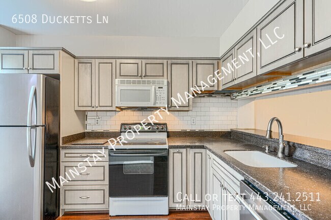 Foto del edificio - 6508 Ducketts Ln