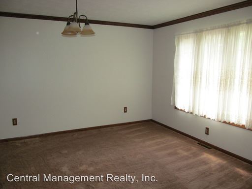 Building Photo - 56010 Jefferson Knolls Dr