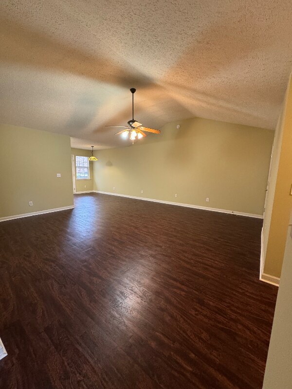 Foto del edificio - 139 Fox Creek Ct