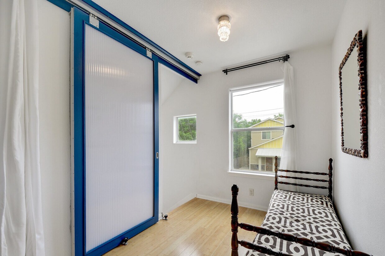 1306 Alamo St, Austin, TX 78702 House Rental in Austin, TX