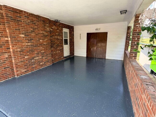 Foto del edificio - 5950 Rawley Pike