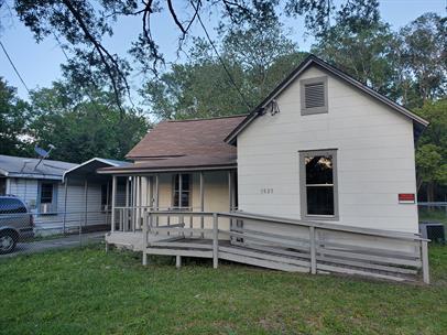 Primary Photo - 5823 Paris Ave