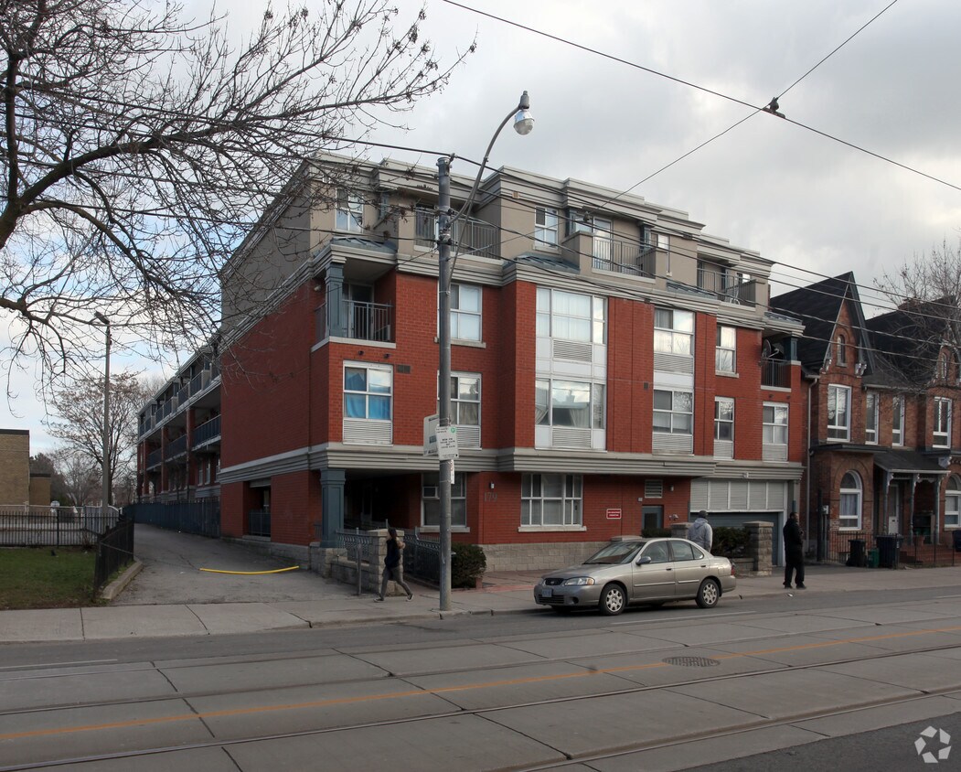 Photo principale - 179 Broadview Ave