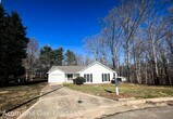 Foto principal - 3 br, 2 bath House - 6400 Chamblee Ct
