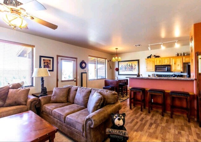 Building Photo - 2300 N Cottage Trail