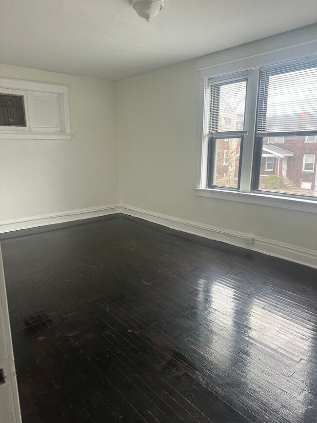 Building Photo - 3243 Delor St