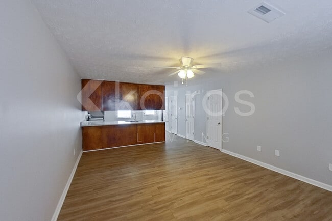 Foto del edificio - 168 Deer Pkwy