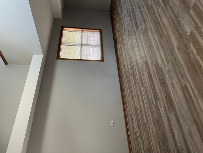 Building Photo - 3499 Willowview Ct