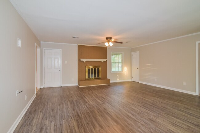 Building Photo - 4 Bedroom Home in Montgomery, AL