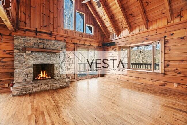 Foto del edificio - 58 Long Winding Road