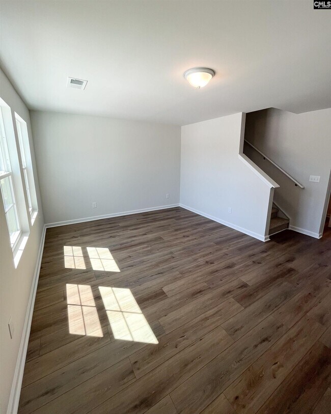 Building Photo - 809 Coburg Ln