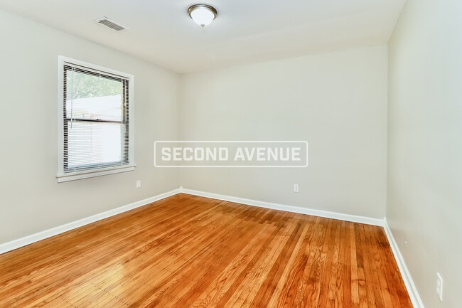 Building Photo - 7215 Earl Dr